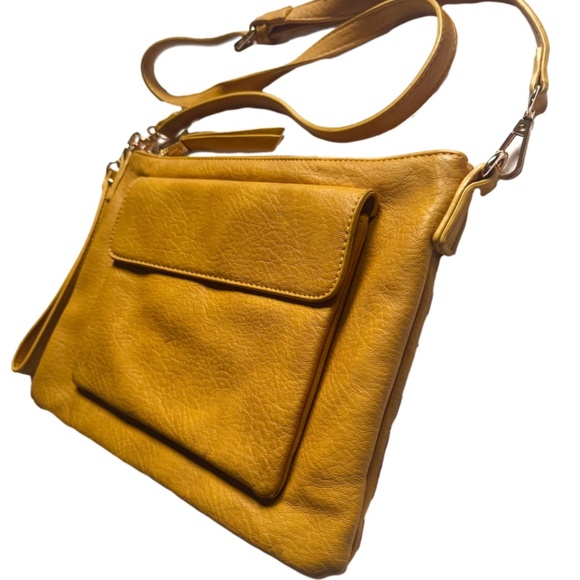 Shiraleah Chicago Jesse Mustard Clutch Crossbody - Picture 2 of 8